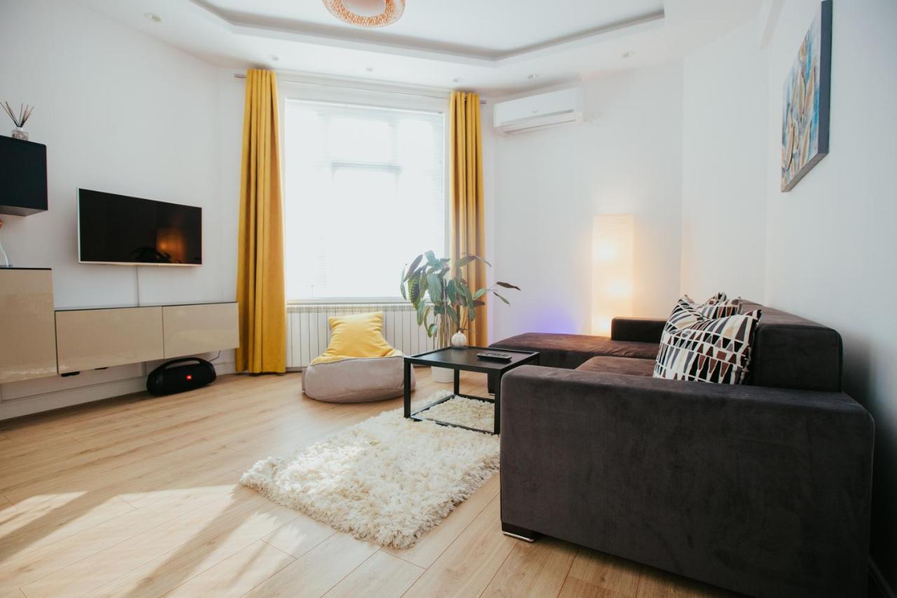 Color Apartments Corneliu Coposu 1A Street Bucareste Exterior foto