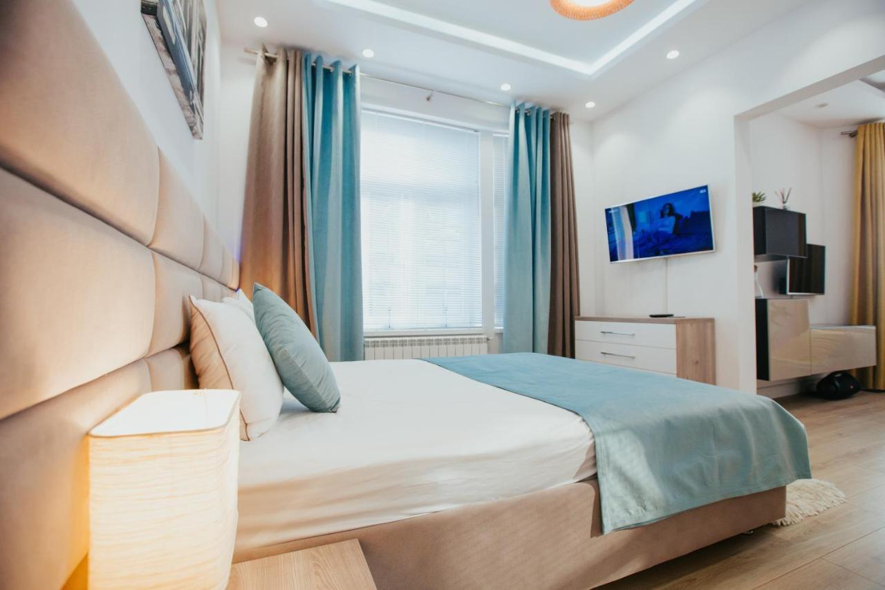Color Apartments Corneliu Coposu 1A Street Bucareste Exterior foto